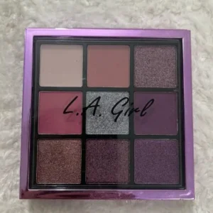 L.A. Color Palette – Intense Color & Long-Lasting Shine in Every Swipe - Light