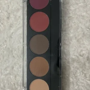 5-Color Eyeshadow Palette – Blendable Shades for Effortless Everyday Glam